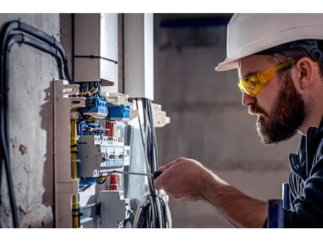 Curso de Segurança em Instalações e Serviços em Eletricidade no Acre
